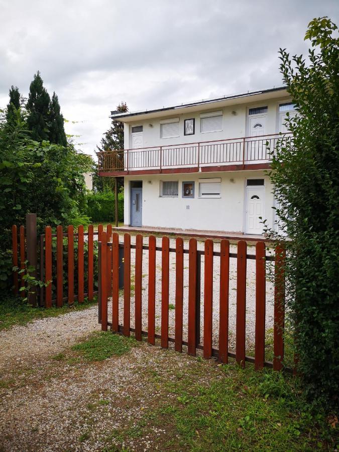 Dorka Apartman Vonyarcvashegy Exterior foto